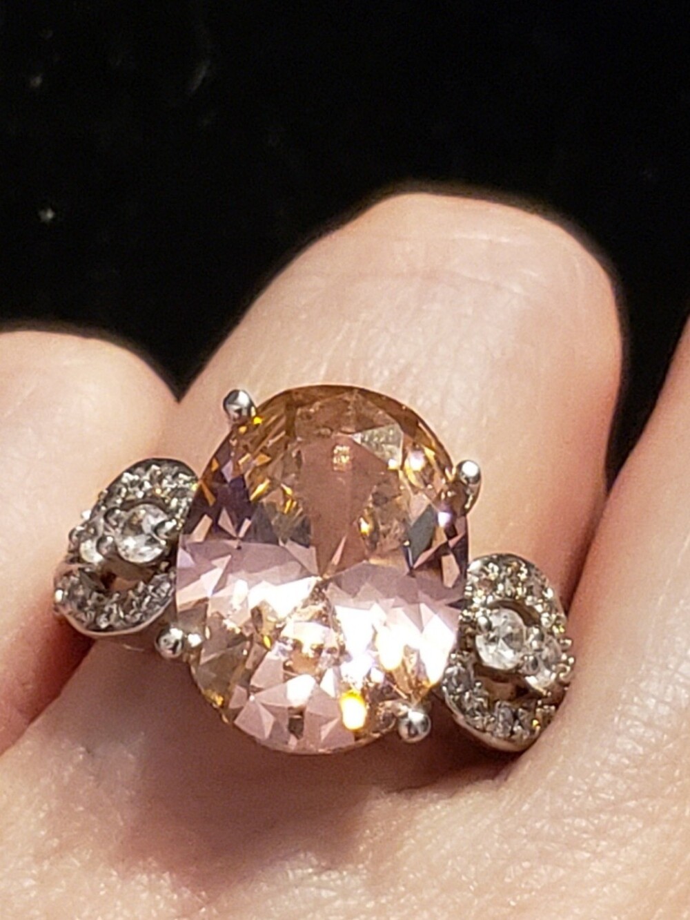 NEW sz 8 Multi-carat Oval Gemstone Pink Statement Ring, Sterling Silver, Sz 8.